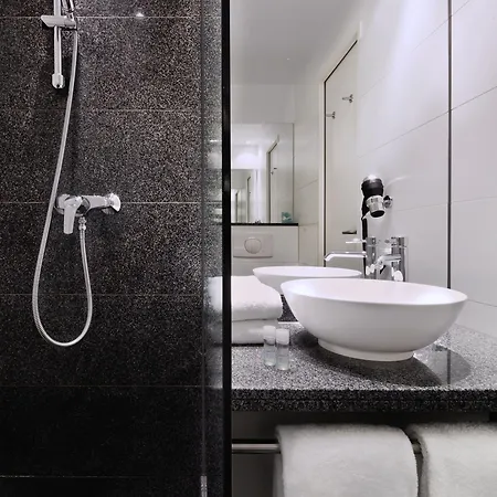 One Hotel 3*