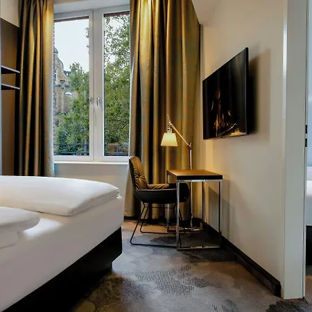 Hotel One