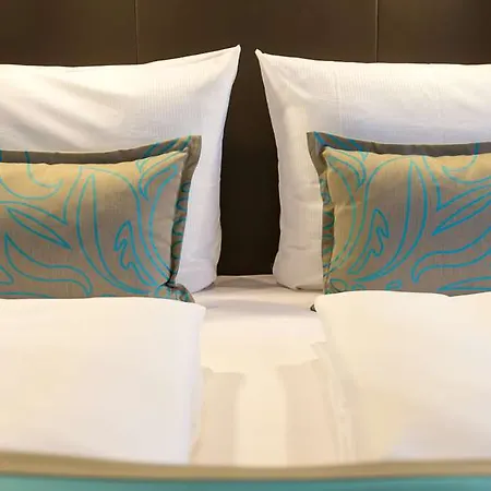 Hotel One 3*